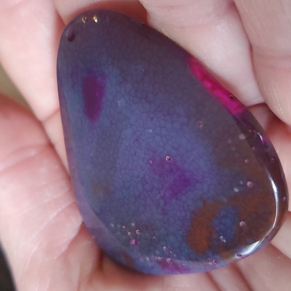 New Purple Fire Dragon Veins Agate Triangle Pendant. - Picture 13 of 15